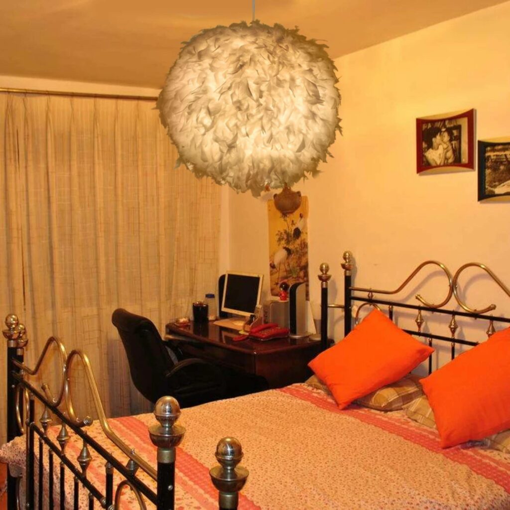 Lustre chambre plumes blanches